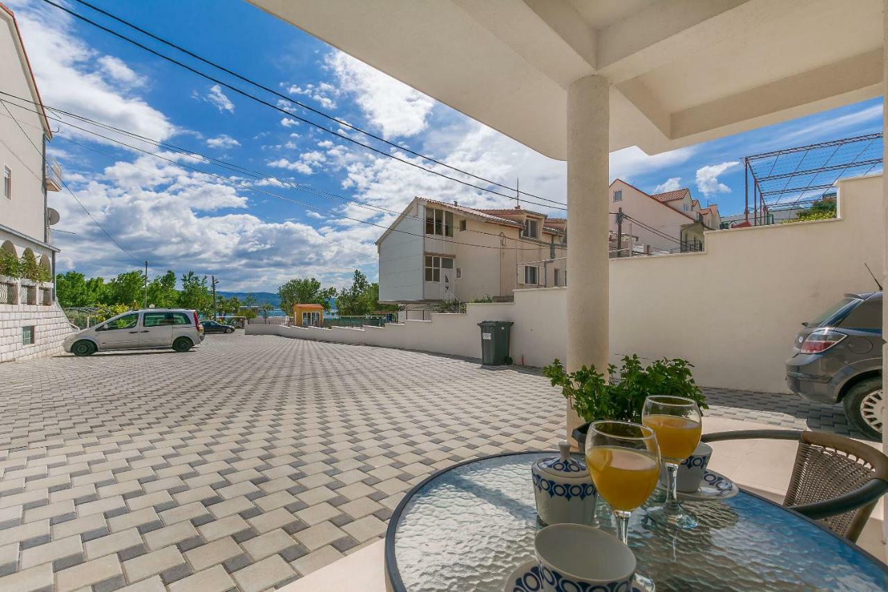 Apartments Villa Aquamarine Duce Exterior photo